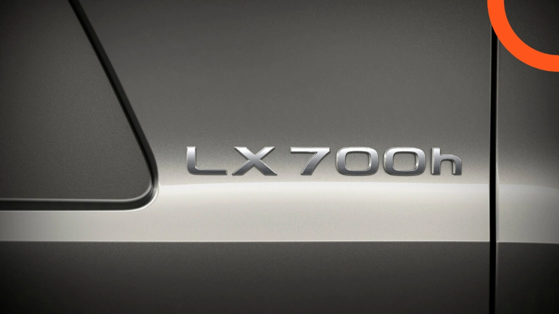 لكزس LX 700h 2025 من الداخل