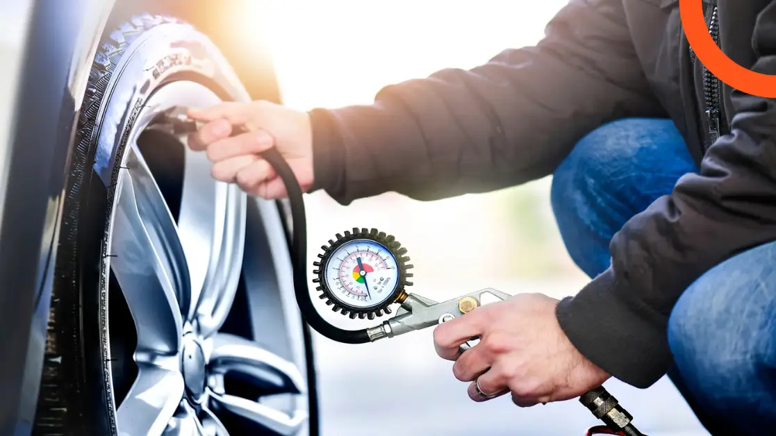 فحص ضغط الإطارات بانتظام