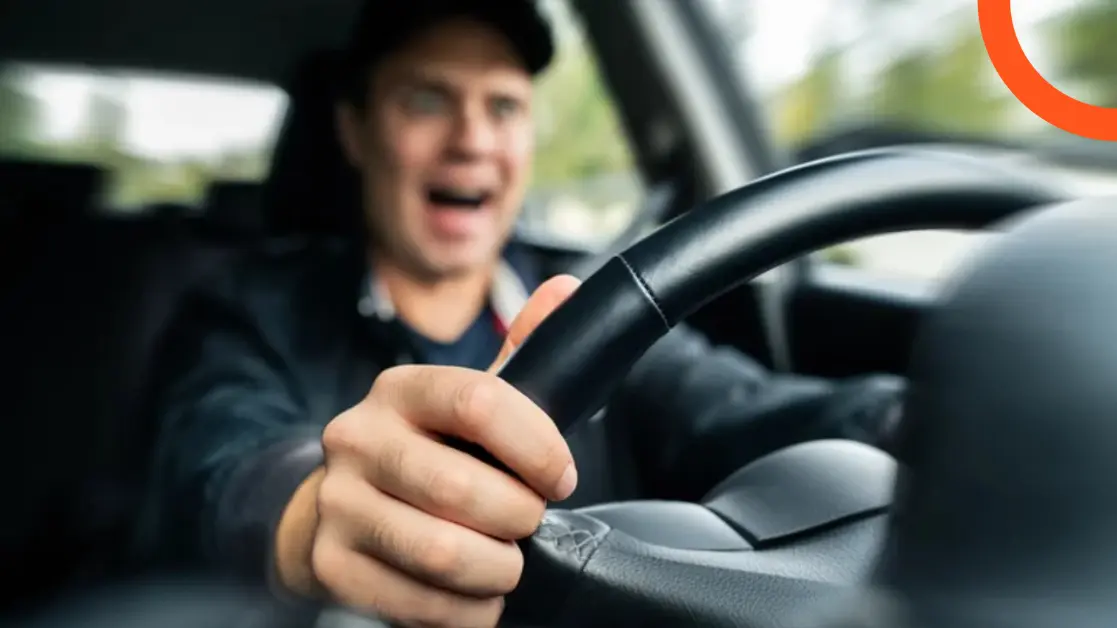 عند انزلاق السيارة