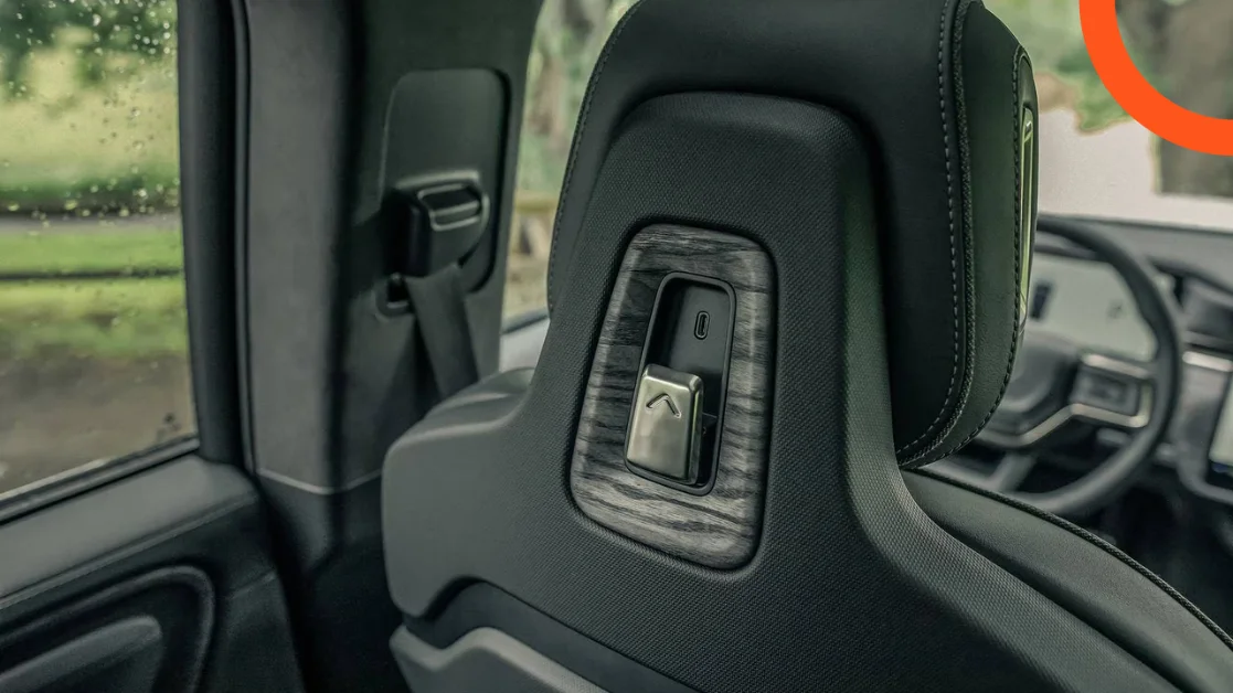 ريفيان R1S 2026