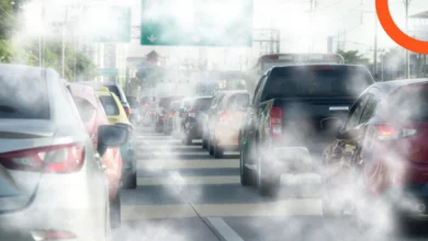 طرق الحفاظ على الرؤية الواضحة في زجاج السيارة أثناء الضباب