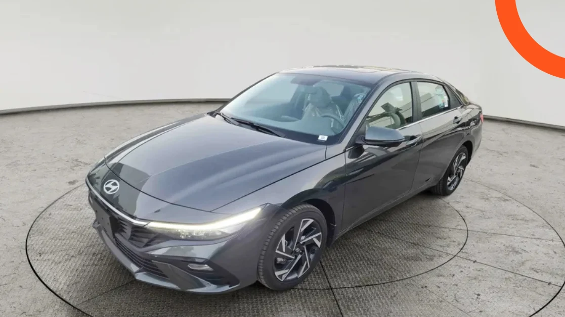 هيونداي إلنترا