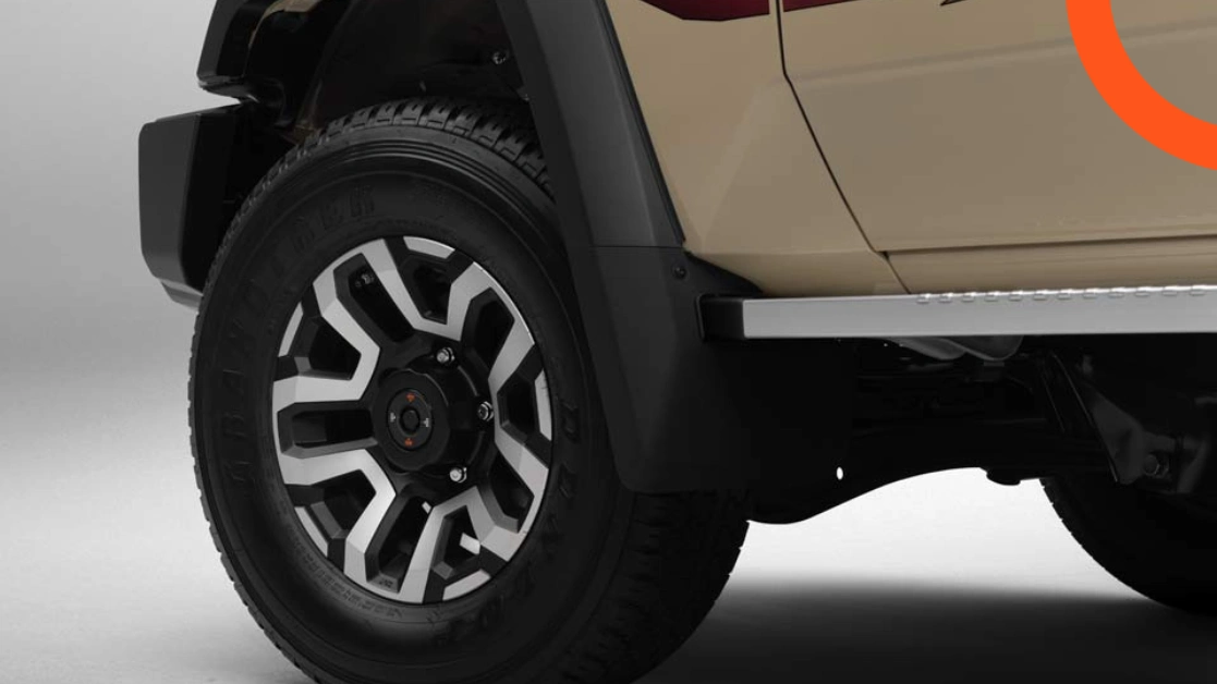 تويوتا لاند كروزر بيك اب 2025