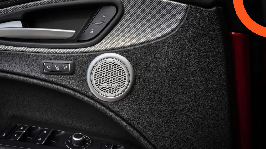 الفا روميو ستيلفيو 2026