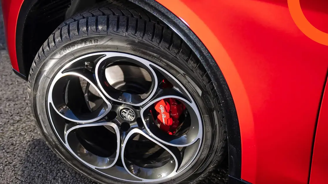 الفا روميو ستيلفيو 2026