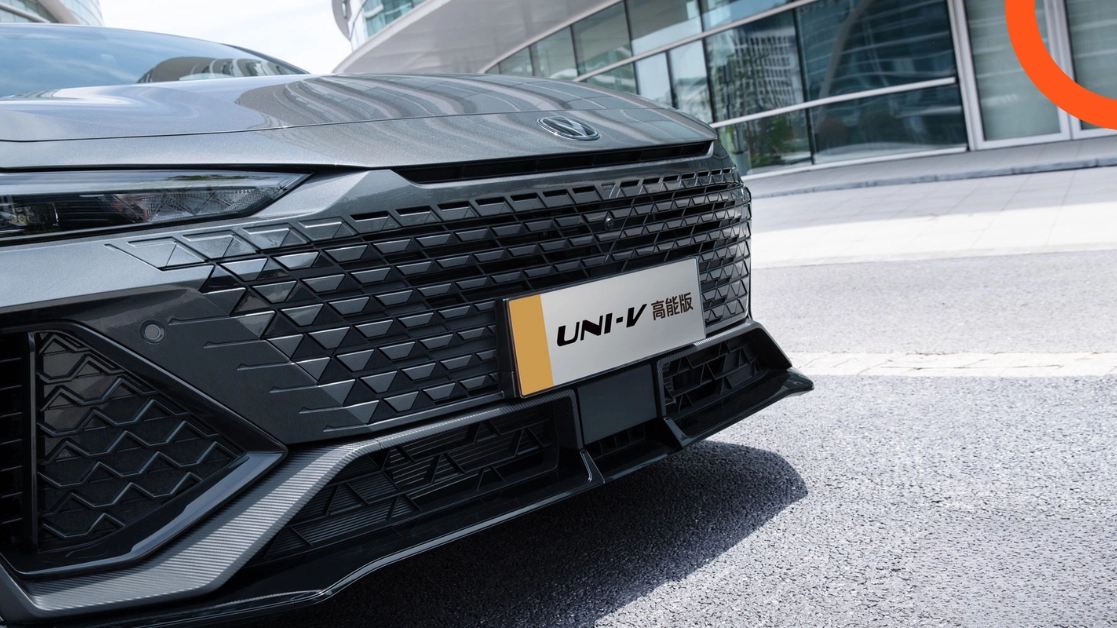 شانجان UNI-V 2026