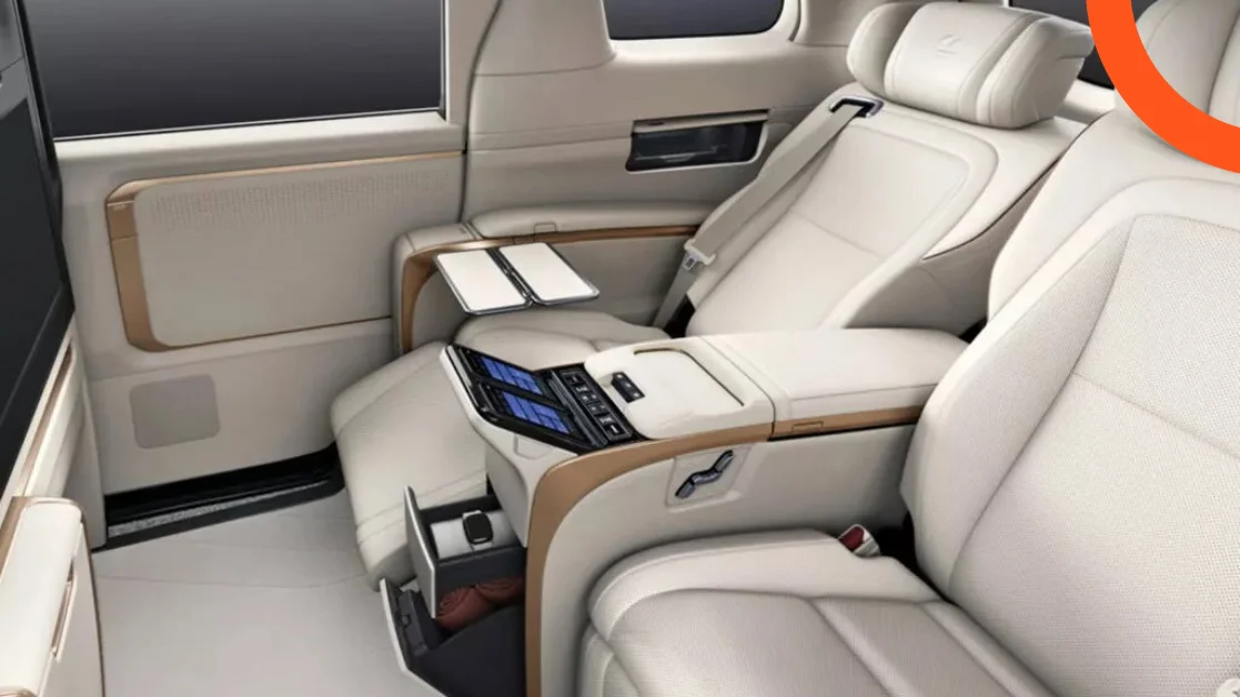 لكزس LM500h 2026 