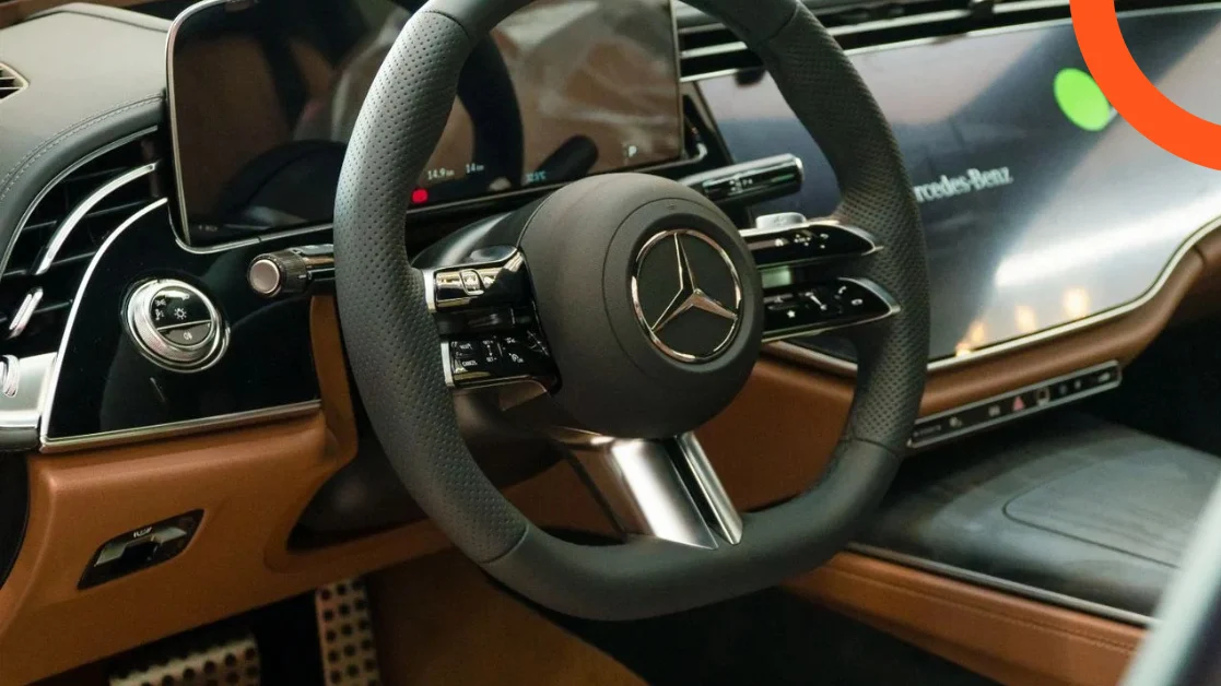 مرسيدس E300 2025