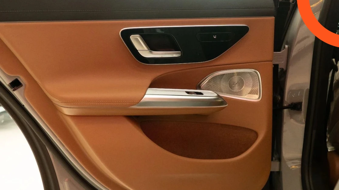 مرسيدس E300 2025