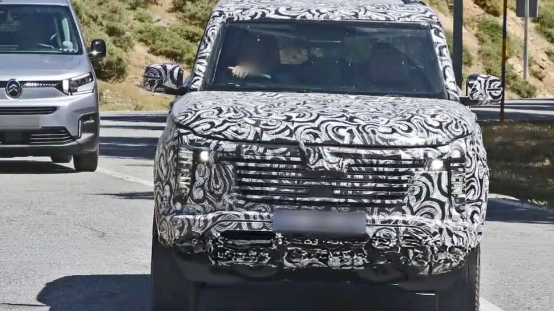 ميتسوبيشي باجيرو 2027