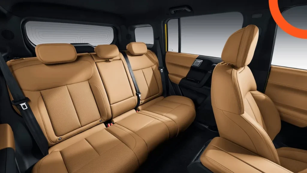 iCAUR 03T 2027 interior