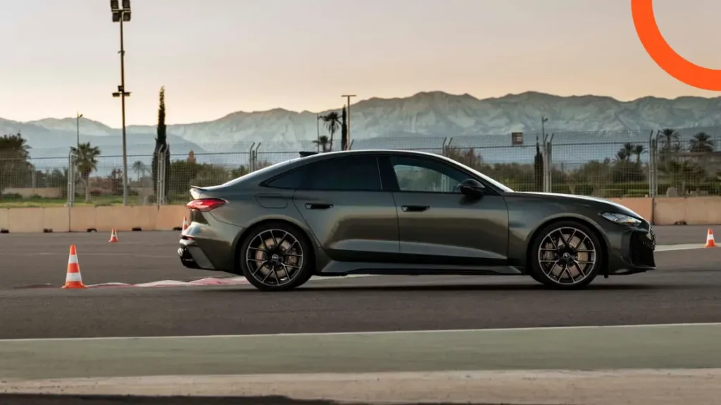 ما الذي يميز أودي RS5 2026 من وجهة نظر خبراء سيارة؟ أودي RS5 2026