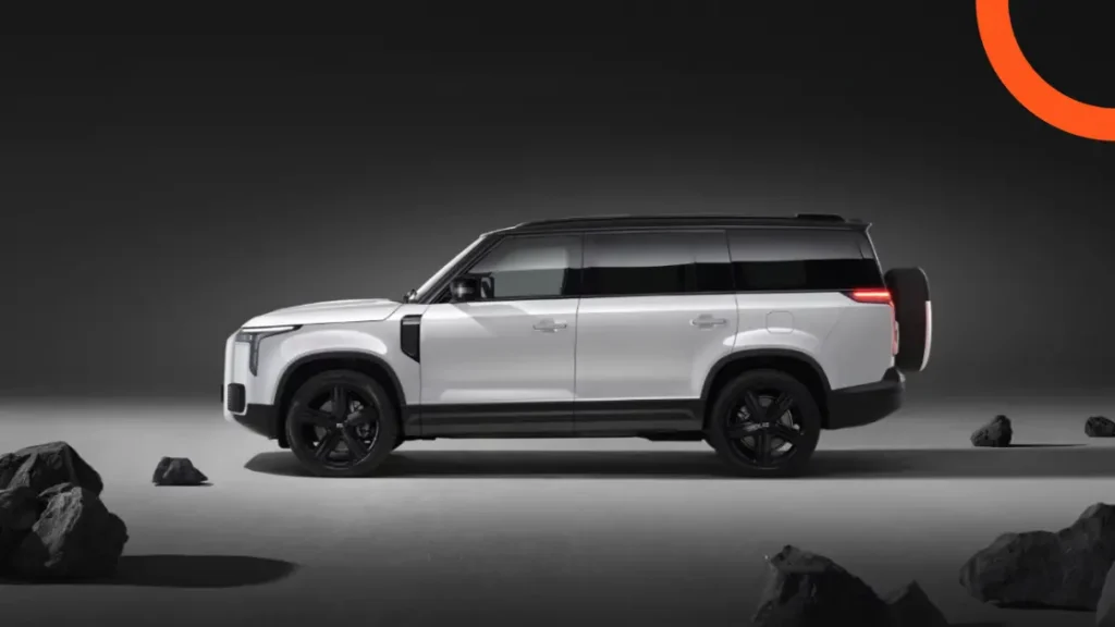 Exterior design of the 2027 Rox 01