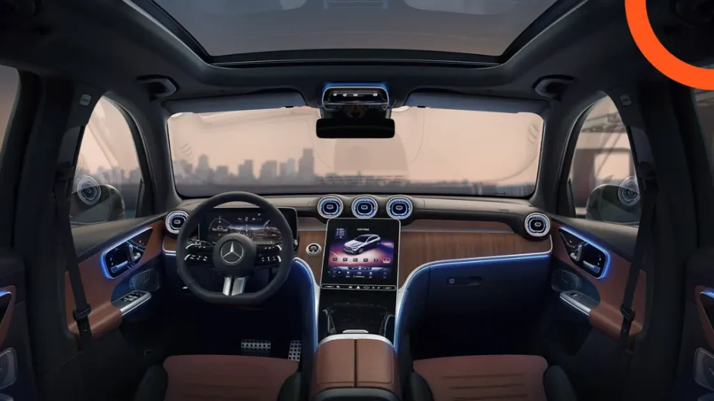 التصميم الداخلي مرسيدس GLC 300 2027